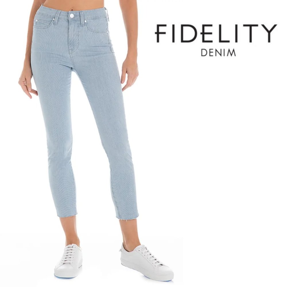 Fidelity Denim Gwen Crop in Vintage Blue